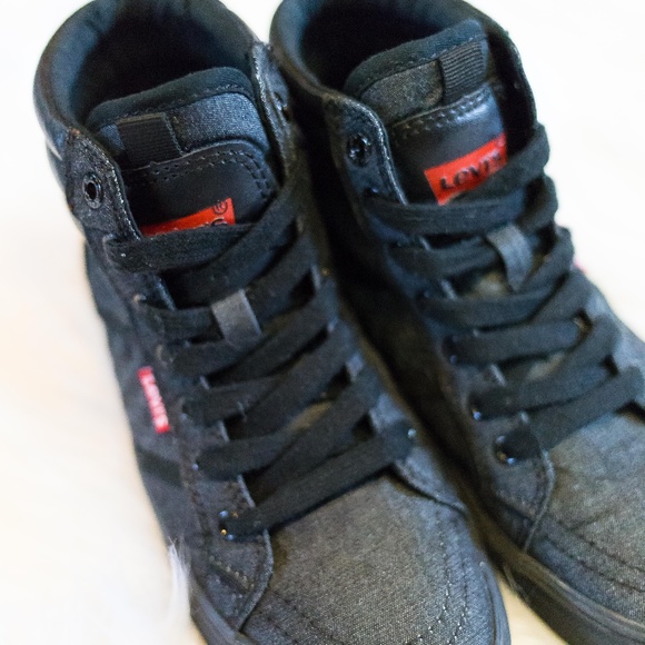 Levi’s High Top Sneakers - Picture 3 of 6